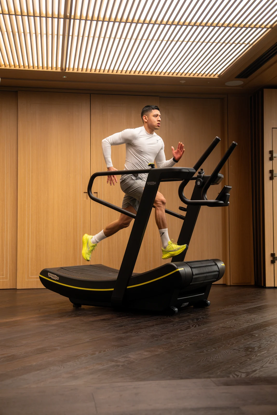Jorge sprinting on curved treadmill